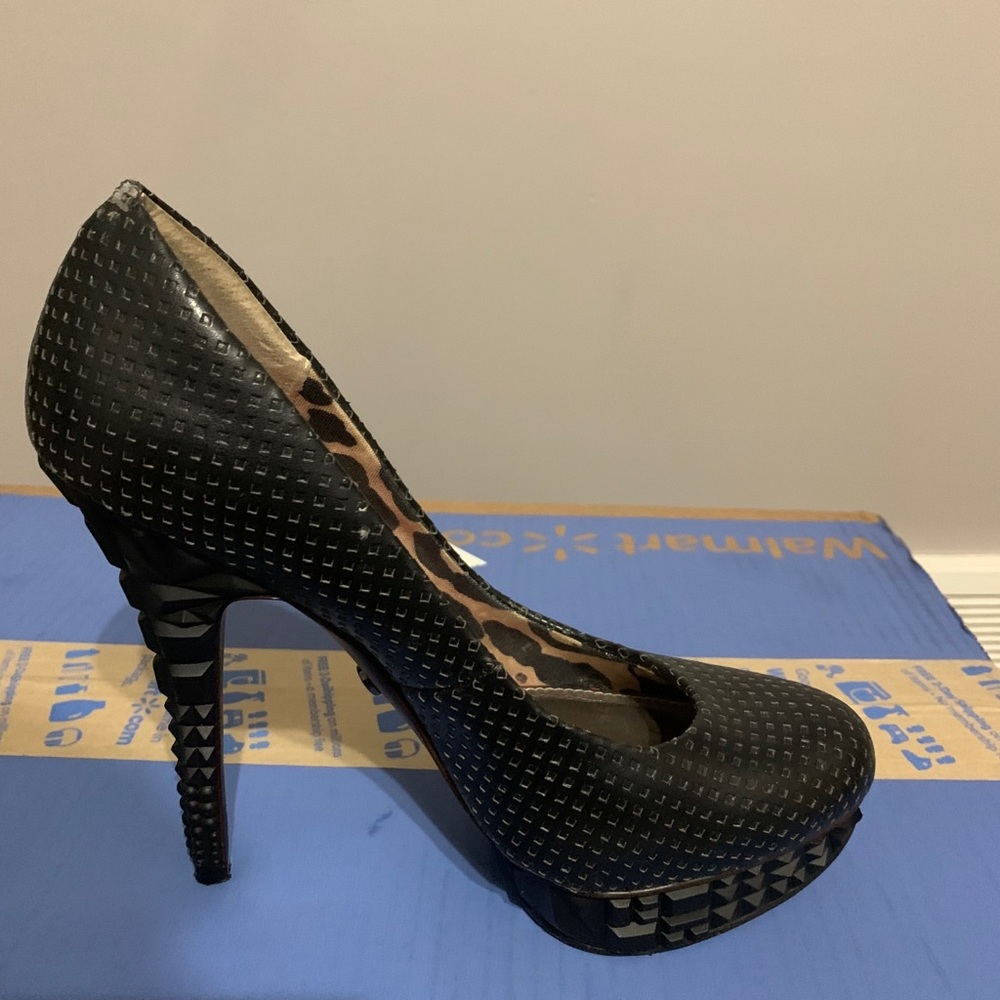 Pumps - Picture 1 of 1